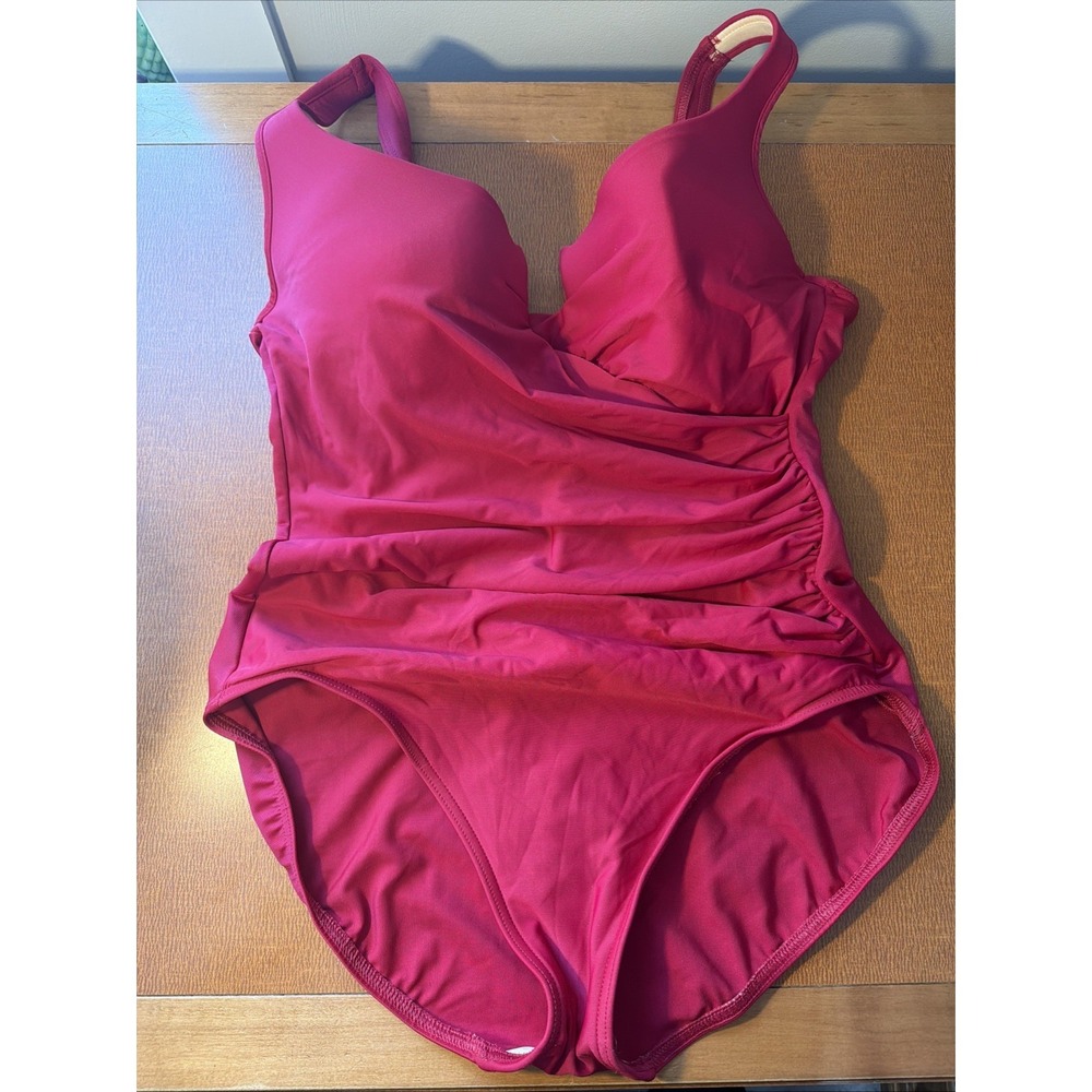 Miraclesuit Women's Size 16 One-Piece‎ Swimsuit Pink Fuchsia EUC